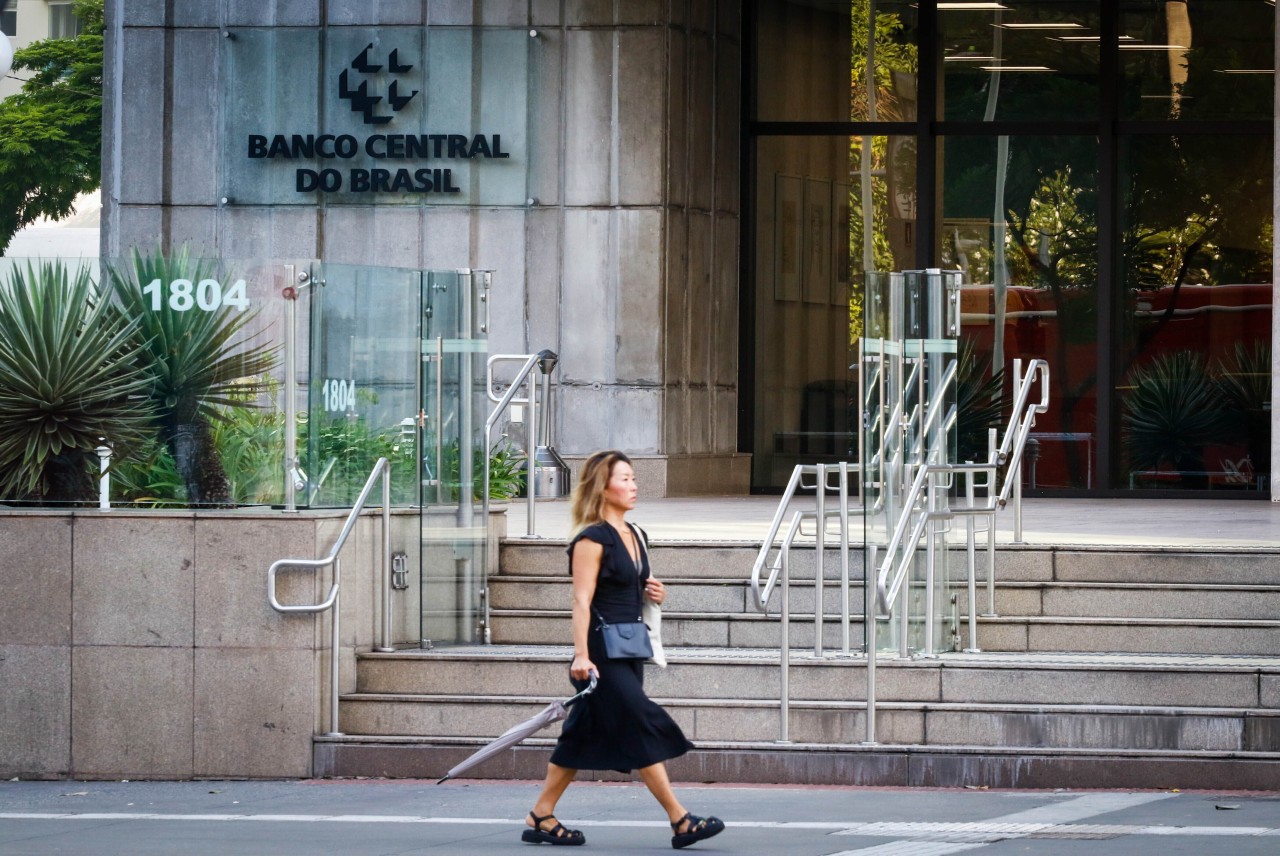 You are currently viewing Brazil’s Central Bank Holds Its Key Rate at Lofty 15%