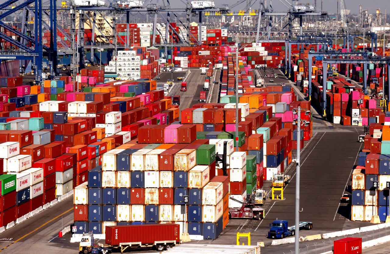 You are currently viewing U.S. Trade Deficit Fell to 5-Year Low in September