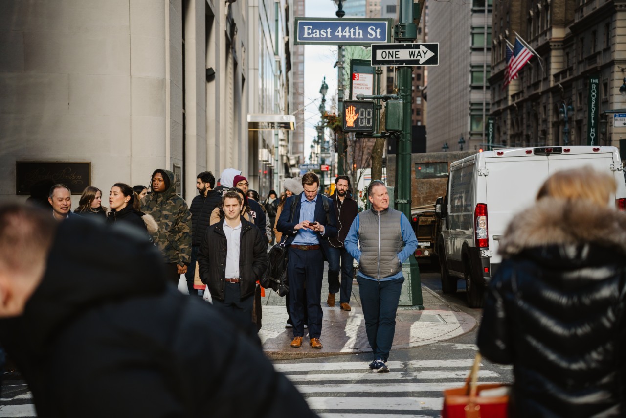 You are currently viewing A long-delayed government report showed that 64,000 jobs were gained in November, while 105,000 jobs were lost in October