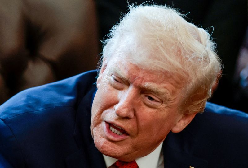 You are currently viewing Trump says US does not need USMCA trade deal