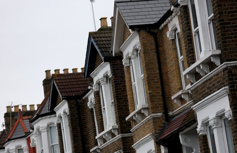 You are currently viewing UK homes asking prices show record rise for time of year, Rightmove says