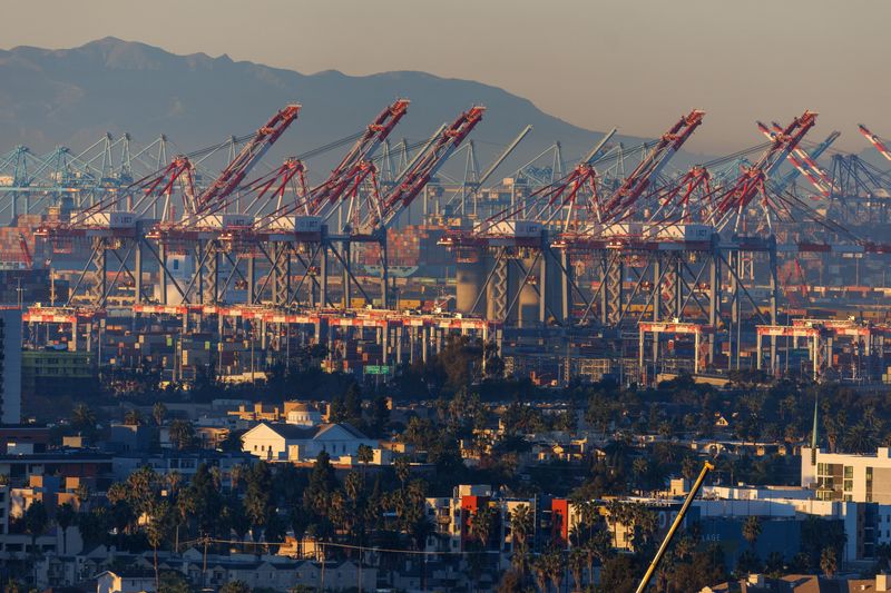 You are currently viewing US third-quarter economic growth revised slightly higher