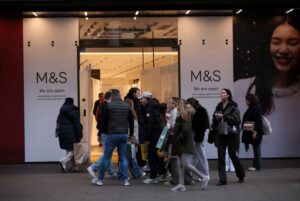 Read more about the article Surprise UK retail sales rise adds to signs of pickup in economy