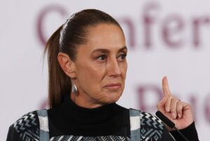 Read more about the article Mexico’s Sheinbaum does not deny halting oil shipment to Cuba