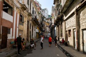 Read more about the article Trump says ’Cuba will be failing pretty soon’