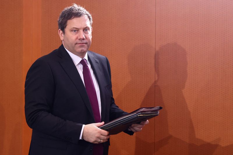 You are currently viewing German minister urges faster roll-out of investment push as growth forecast cut