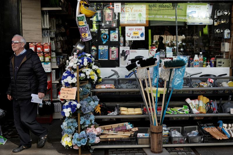 You are currently viewing Irish retail sales post first annual decline in nine months in December