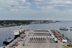 Read more about the article Permitting reform dead unless Trump stops attacks on renewables, Democrat senator says