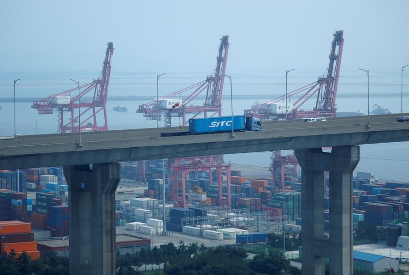 You are currently viewing South Korea exports set for fastest rise in over 4 years amid AI boom: Reuters poll