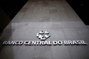 Read more about the article Brazil’s Central Bank Holds Rate High, Signals March Cut