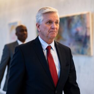 Read more about the article Fed’s Waller Says ‘Weak’ Job Market Supported Rate Cut