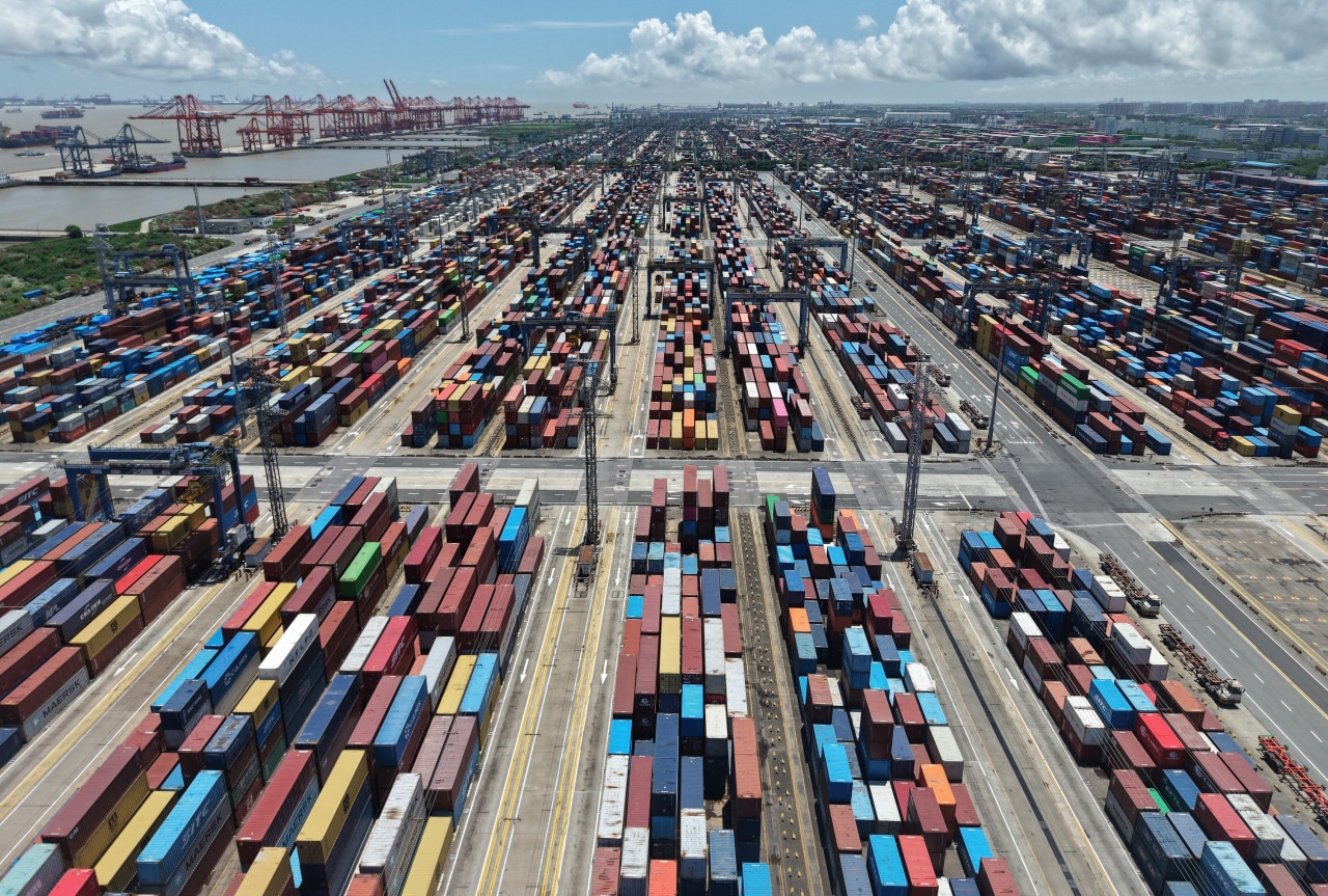 You are currently viewing China Imports to Help Lower U.K. Inflation to Target, BOE’s Taylor Says