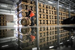 Read more about the article China Agrees to Lower Tariffs by Half on U.K. Whisky