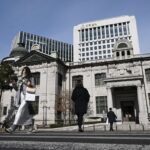 Read more about the article Bank of Korea Holds Steady as Won Weakness Spurs Caution