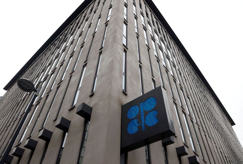 You are currently viewing OPEC+ agrees in principle to keep planned pause in oil output hikes for March, sources say