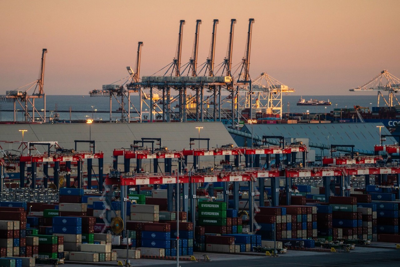 You are currently viewing With the bulk of President Trump’s tariffs struck down by the Supreme Court, and a new, temporary global tariff in place, fresh questions are hanging over the U.S. economy