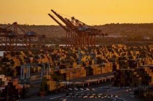 Read more about the article Trade attorneys, customs brokers and importers are racing to figure out if tariff refunds will be available—and when