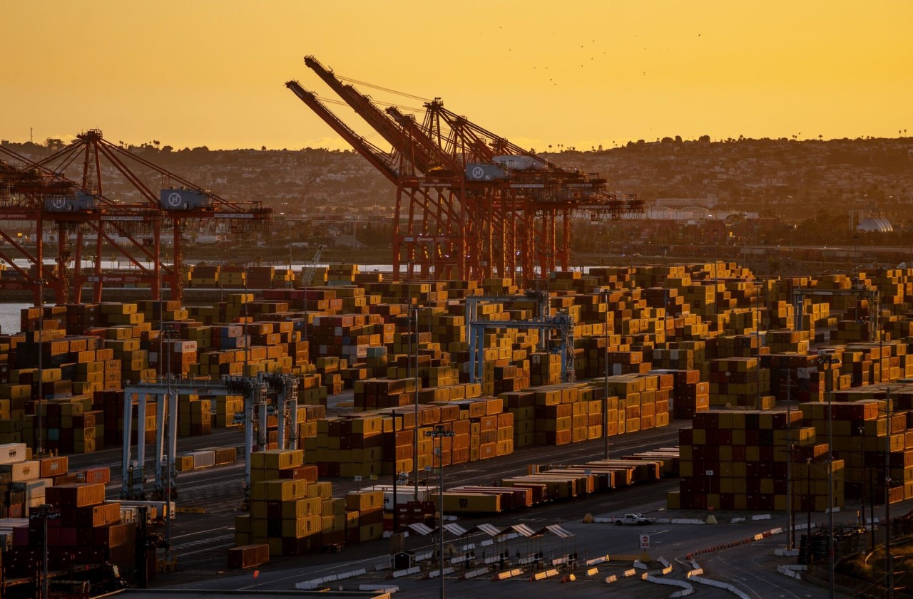 You are currently viewing Trade attorneys, customs brokers and importers are racing to figure out if tariff refunds will be available—and when