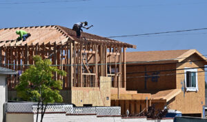 Read more about the article U.S. Home-Builder Sentiment Edges Lower on Cost Concerns