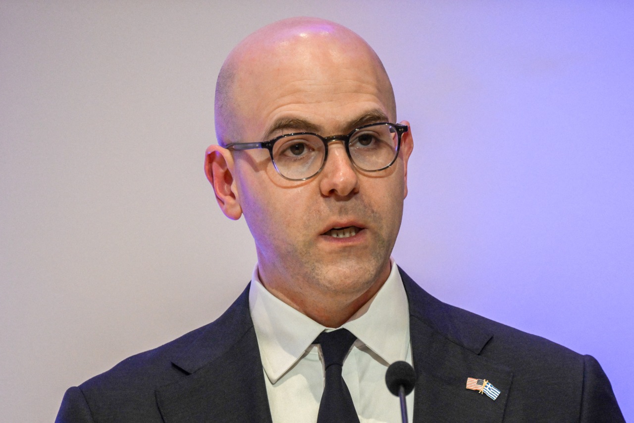 You are currently viewing Fed’s Miran Says Rates Cuts Still Possible Following Strong Jobs Report