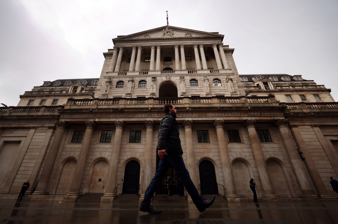 You are currently viewing The Bank of England left interest rates unchanged, but indicated another cut could follow in the coming months