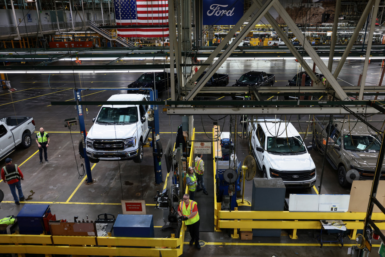 You are currently viewing The manufacturing boom President Trump promised would usher in a golden age for America is going in reverse