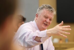 Read more about the article BOE Chief Economist Pill Says Disinflation Progress Not as Rapid as Hoped