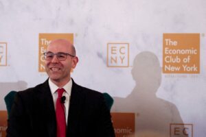 Read more about the article Fed’s Miran Now Sees a Less Accommodative Rate Path