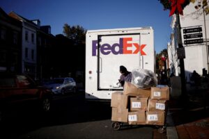Read more about the article A FedEx lawsuit seeks to recover—with interest—the duties the logistics company paid under President Trump’s tariffs
