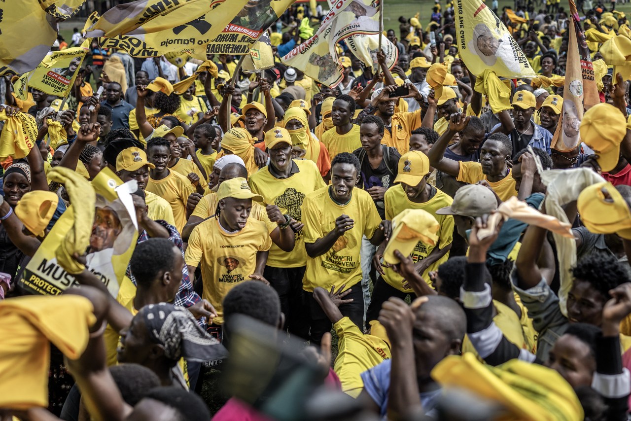 You are currently viewing Uganda’s Central Bank Holds Key Lending Rate at 9.75%