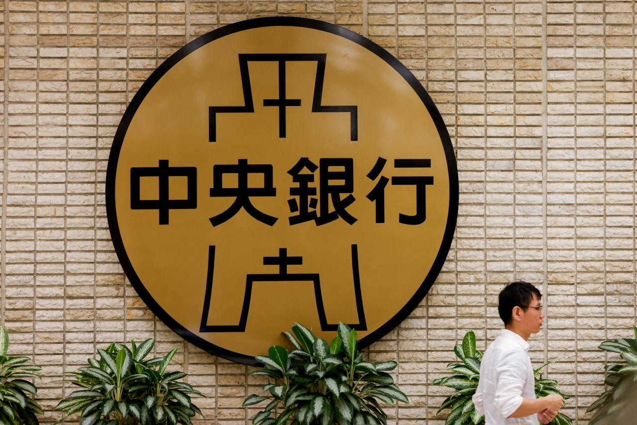 You are currently viewing Taiwan Central Bank Holds Rates Again, Raises Inflation Forecast