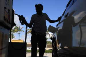 Read more about the article Americans weary of high prices have recently been able to count on cheap gasoline to offset sticker shock at the grocery store and beyond. The Iran conflict threatens to throw that off course. 