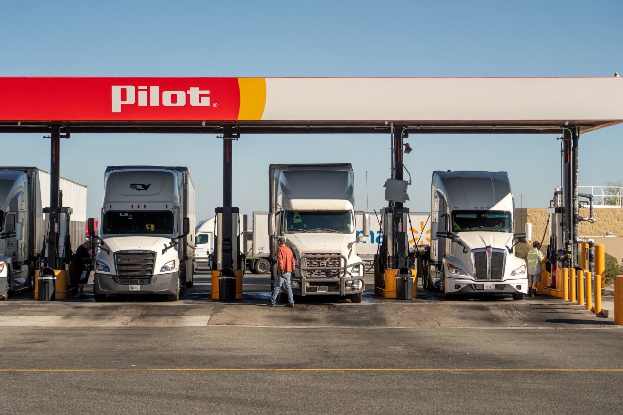 You are currently viewing Small truck drivers in the U.S. are feeling some of the first economic effects of the rapid surge in the cost of diesel, and a broader economic impact could hit soon