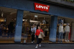 Read more about the article U.K. Consumer Sentiment Dampens as Iran War Provokes Inflation Worries