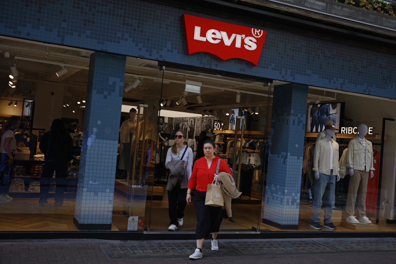 You are currently viewing U.K. Consumer Sentiment Dampens as Iran War Provokes Inflation Worries