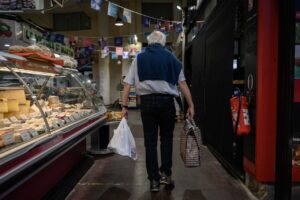 Read more about the article Eurozone Inflation Remains Below Target, But Risks Loom