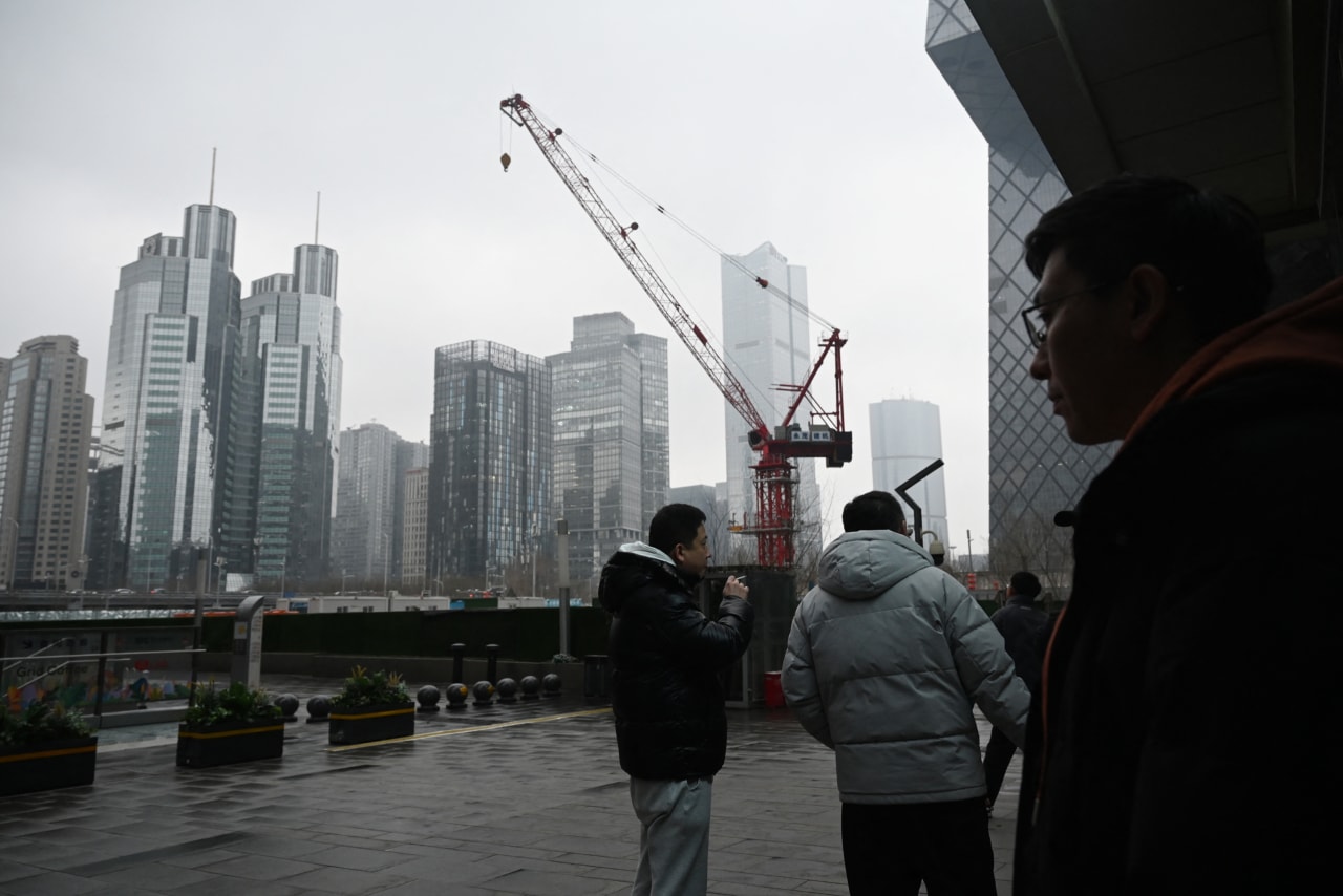You are currently viewing China signaled the world’s second-largest economy is entering an era of slower expansion, setting a target for gross domestic product growth of between 4.5% and 5% this year