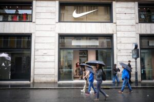 Read more about the article Eurozone Consumer Confidence Tumbles on Iran War