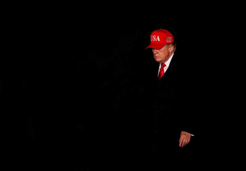 You are currently viewing Trump says Iran wants to make a deal