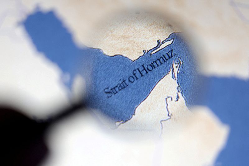 You are currently viewing US-sanctioned tankers pass Strait of Hormuz despite US blockade, data shows