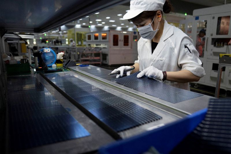 You are currently viewing Exclusive-China weighs curbs on exports of solar manufacturing equipment to US