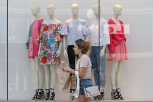 Read more about the article Canada February retail sales up 0.7%; seen up 0.6% in March