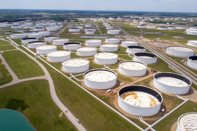 You are currently viewing US oil stocks plummet, country becomes net crude exporter on weekly basis for first time, EIA says