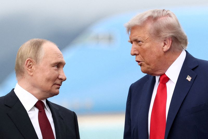 You are currently viewing Trump says he discussed a Ukraine ceasefire with Putin