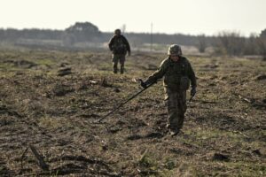 Read more about the article Man, machine and AI combine in battle to clear Ukraine of mines