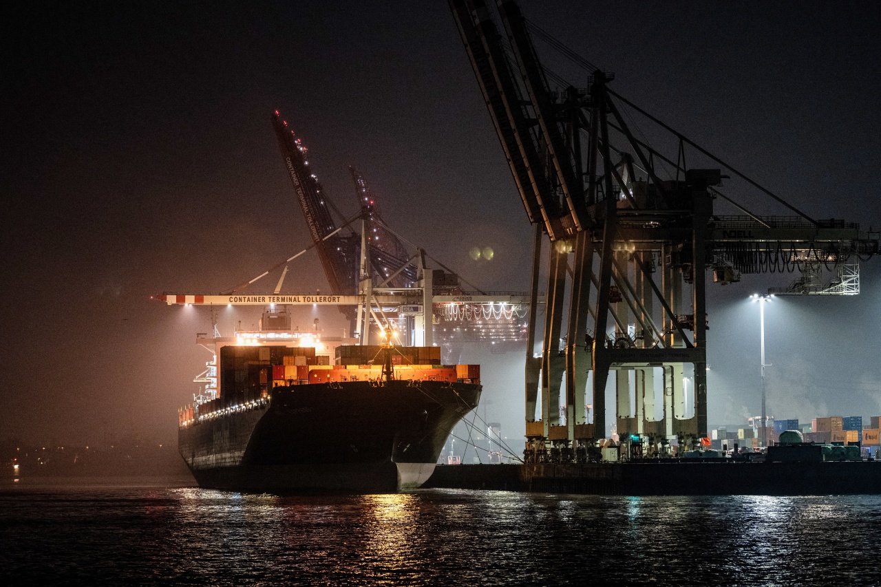 You are currently viewing EU Trade Surplus Narrows From 2025’s Pre-Tariff Surge