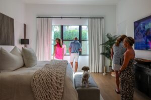 Read more about the article Home buyers are picky while prices and mortgage rates remain high, but houses in move-in condition go quickly