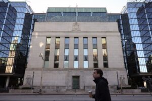 Read more about the article Bank of Canada to Hold Rates Steady While War Worries Brew