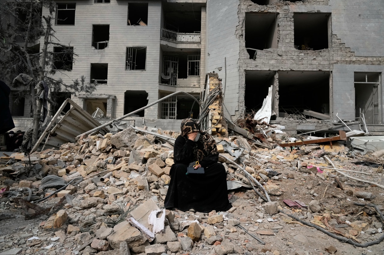 You are currently viewing War has imposed a heavy cost on Iran’s economy: more than a million people are out of work, food prices are soaring and a prolonged internet shutdown has slammed online businesses