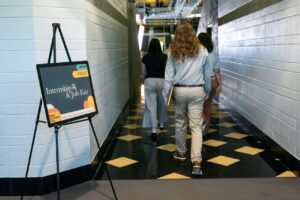 Read more about the article A new Goldman Sachs report analyzing past technology waves warns AI-displaced workers face potentially steep economic pain